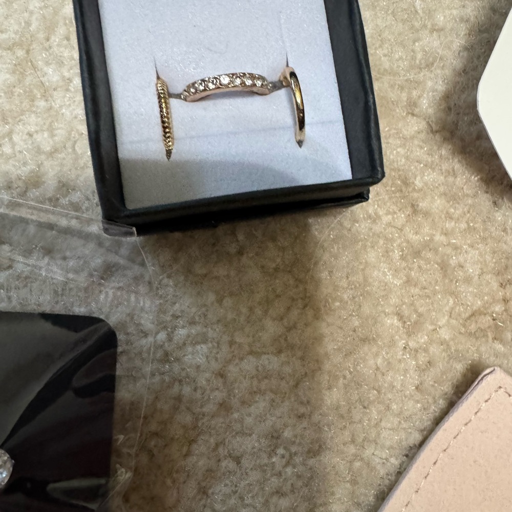 Elegant Goldtone jewelry new